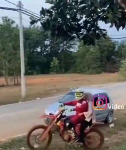 Gagah saat nge-trail, auto ciut saat didatangi istri.