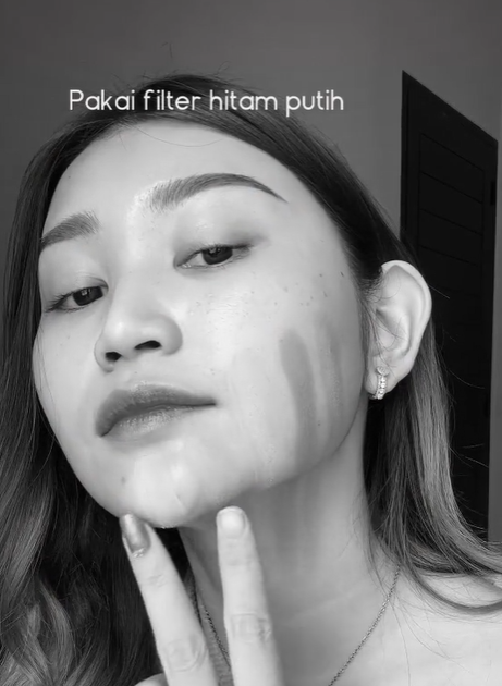 Memilih Warna Foundation