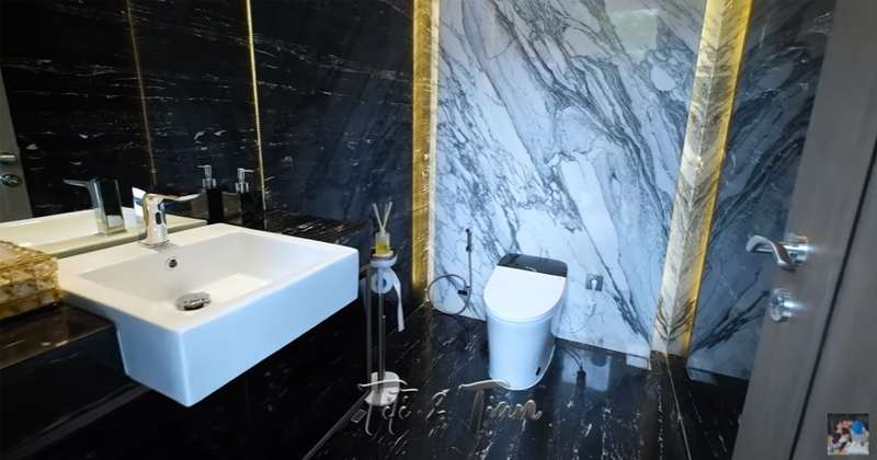 Kamar mandi tamu