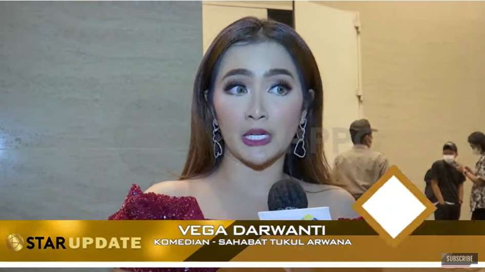 Vega Darwanti jenguk Tukul Arwana
