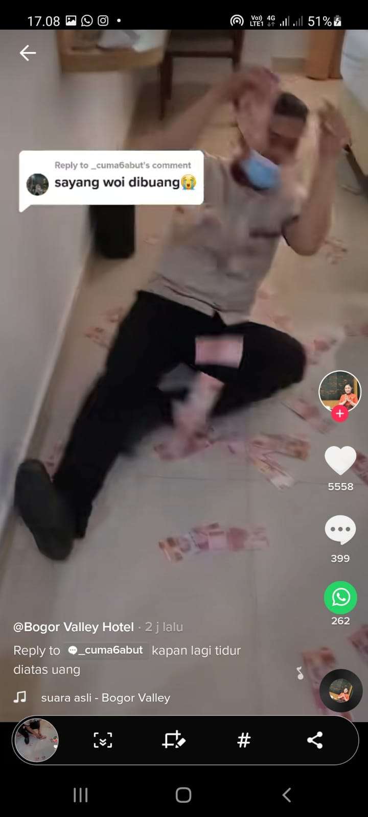 Uang di kamar hotel Uang di kamar hotel