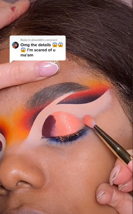 Membuat Riasan Mata Cut Crease