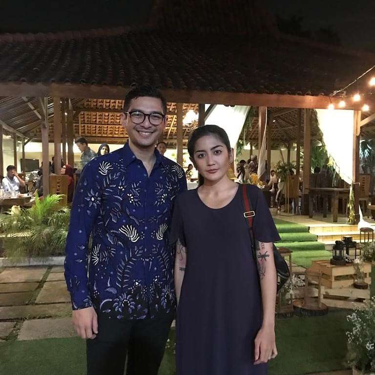 Maura bersama adiknya