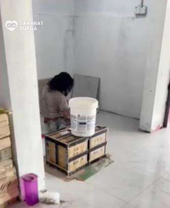 ODGJ sedang sholat bikin netizen kagum sekaligus tertampar.