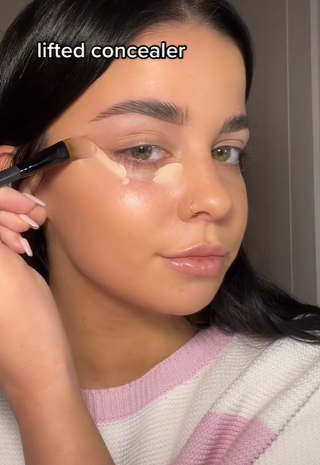 Teknik Makeup yang Jadi Tren 2022