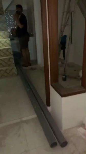 Pernah ngontrak di rumah petak beratap kardus, sekarang sukses bahagiakan orangtua.