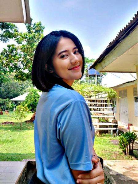 Berkenalan dengan pramugari Pesawat Kepresidenan Serda Nabila.