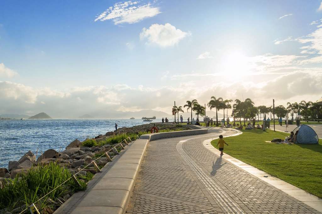 Jangan Lewatkan Indahnya Sunset di Waterfront Promenade