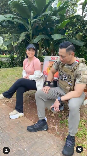 Agus Yudhoyono dan Annisa Pohan Berolahraga di GBK