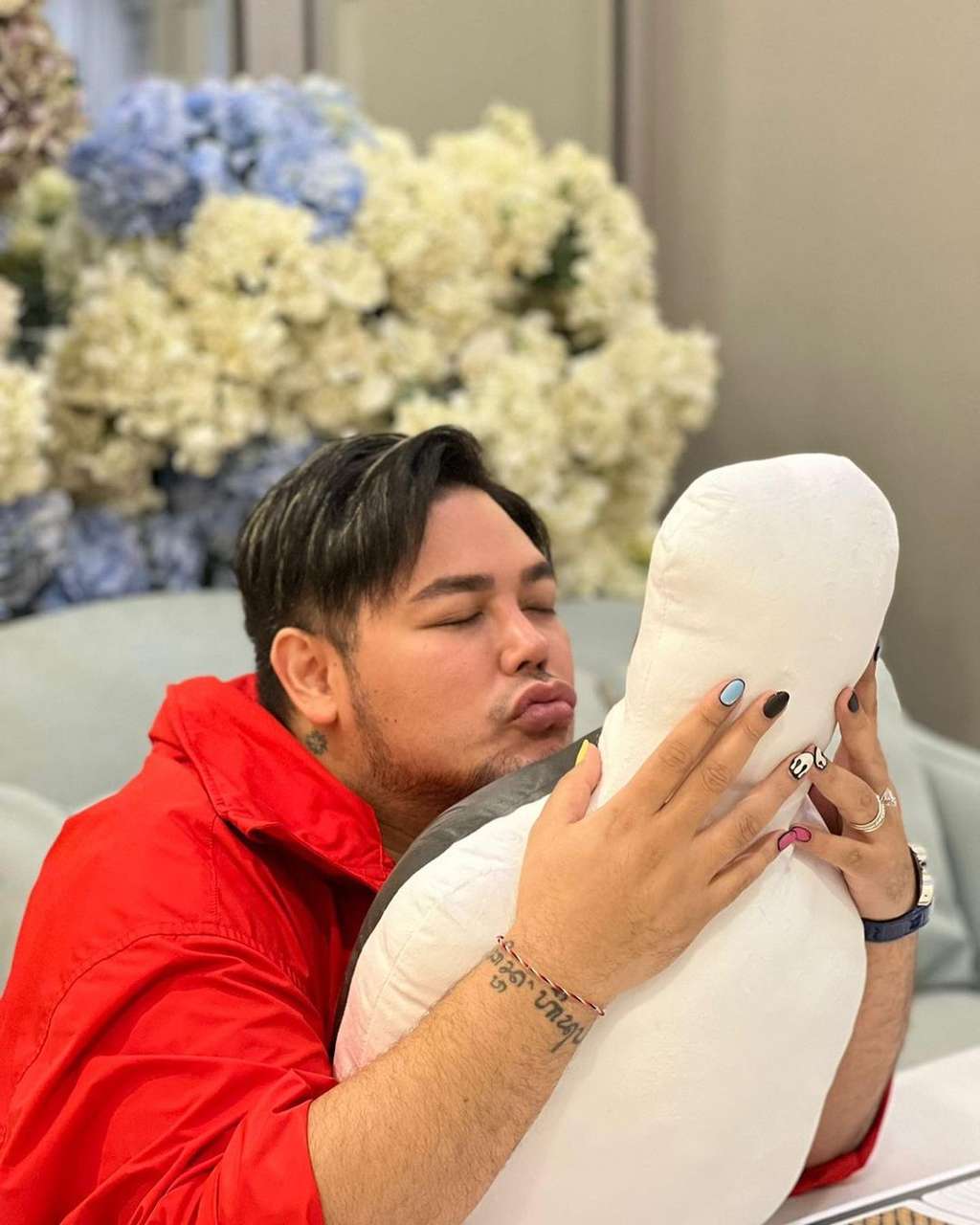 Ivan Gunawan Pamer boneka baru