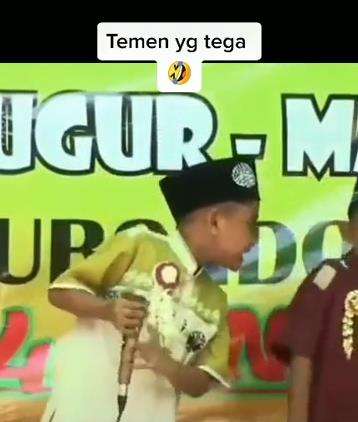 Bocah lomba hafalan Al Quran malah lupa ayat.