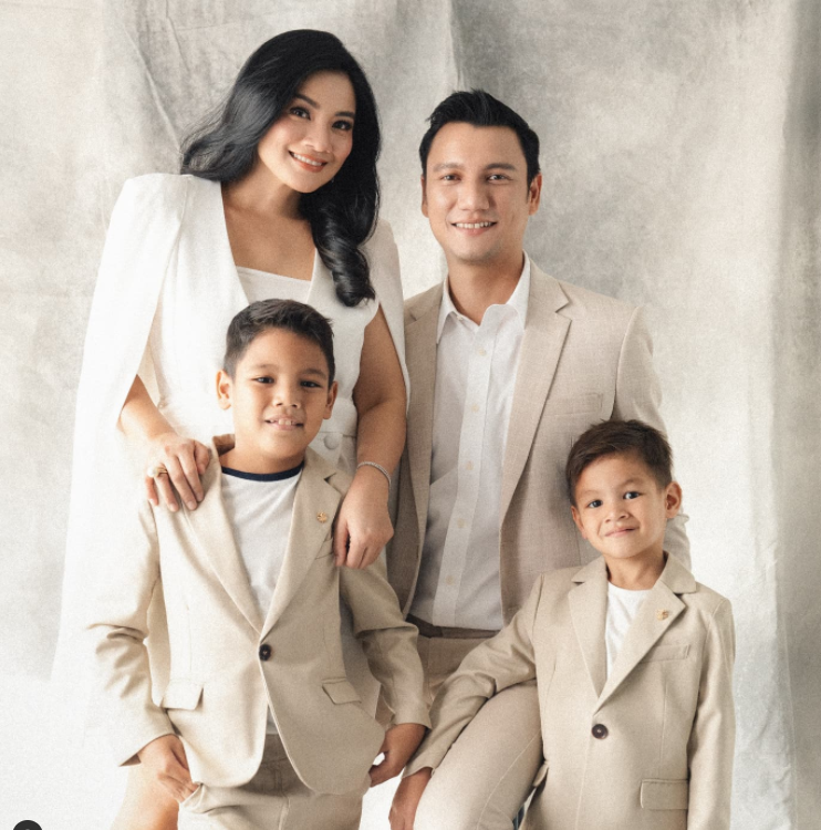 Christian Sugiono dan Keluarga