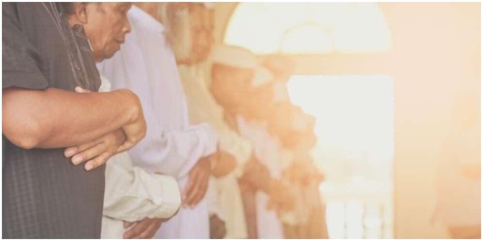 Adab Sholat Berjamaah