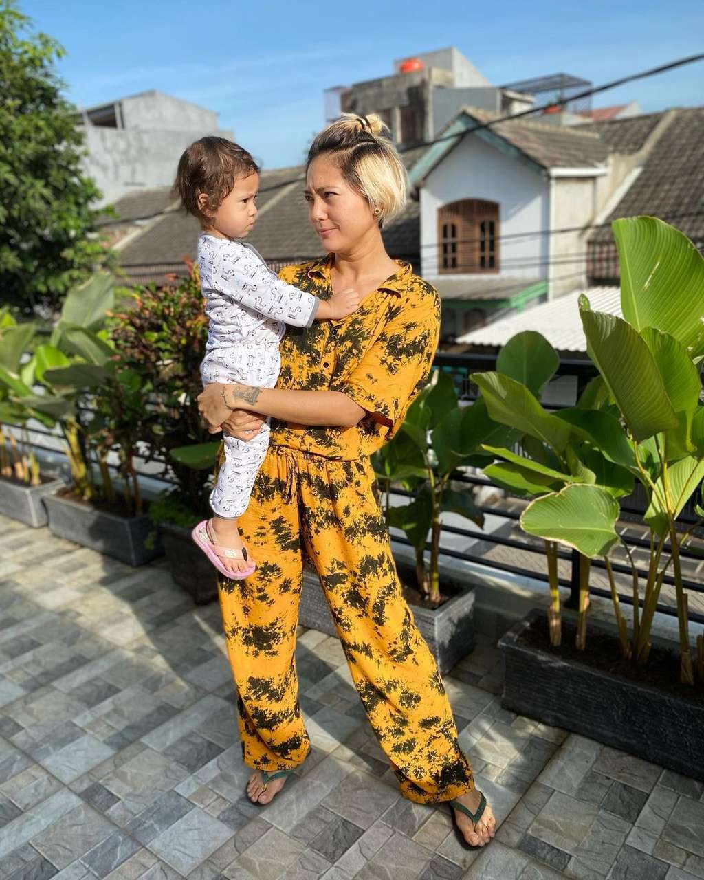Poppy dan June putrinya