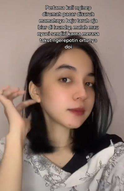 Cewek cantik menginap di rumah pacar malah bikin malu sendiri.