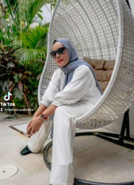 Penampilan Mak Vera setelah berhijab