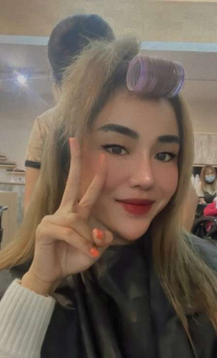 Penampilan Medina Zein tanpa hijab