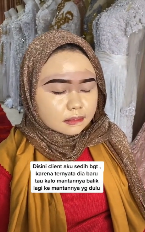 Klien MUA Ditinggal Menikah Oleh Mantan Pacar Klien MUA Ditinggal Menikah Oleh Mantan Pacar