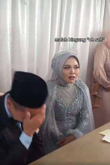 Pengantin pria sahkan sendiri akad nikahnya.