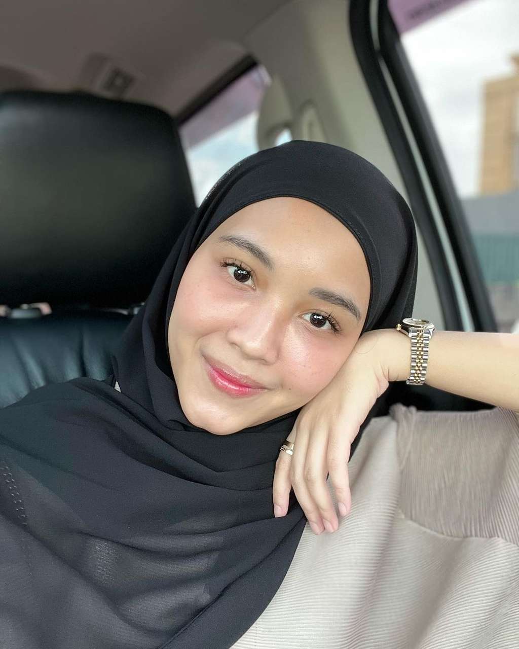 Penampilan Fati istri Babe Cabita