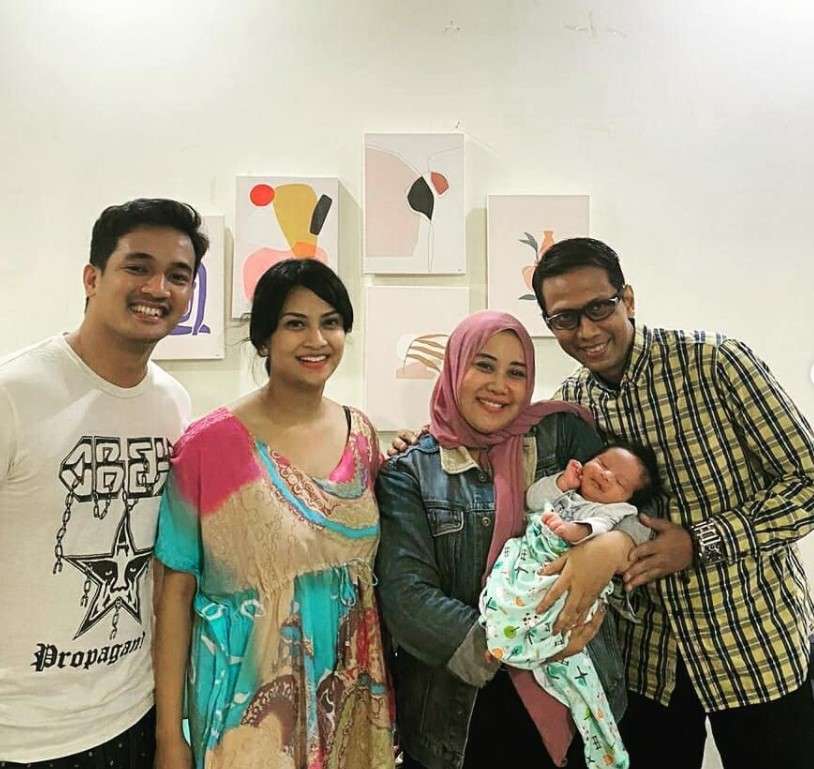 Doddy bersama almarhum Vaness dan Bibi Doddy bersama almarhum Vaness dan Bibi
