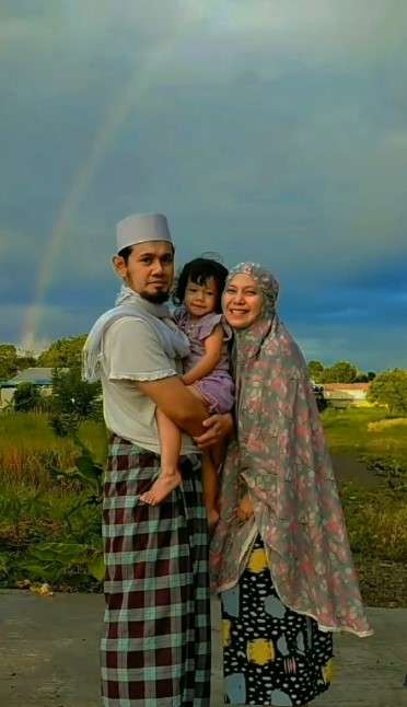 Puput Melati dan ustaz Guntur