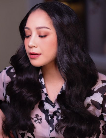 Riasan Marlene Hariman di Wajah Nagita Slavina