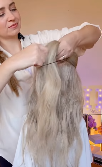 Mengikat Setengah Rambut