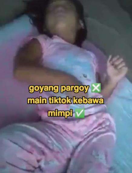 Main TikTok kebawa dalam mimpi, auto goyang pargoy.