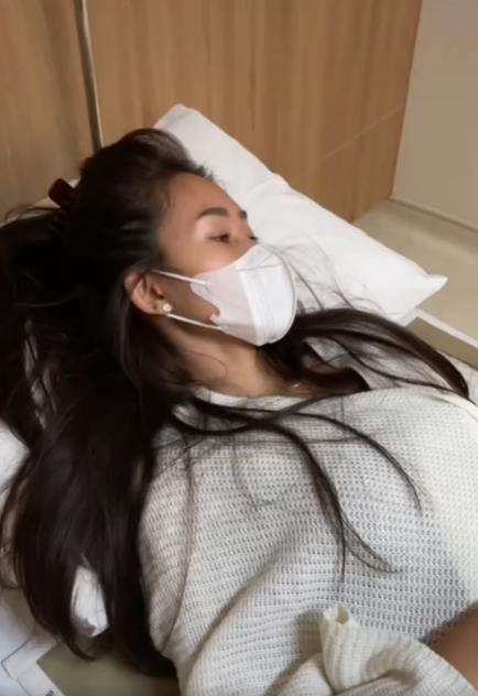 Ikut tantangan makan ular kobra, begini jadinya.