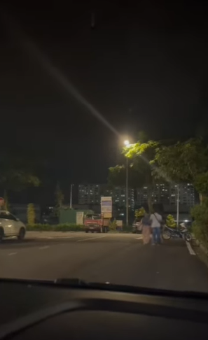 Peminta-minta Dijemput Mobil Mewah