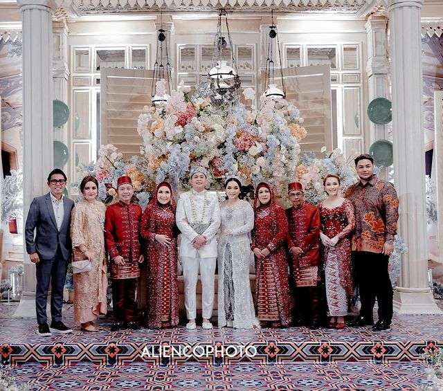 Instagram @ayutingting92