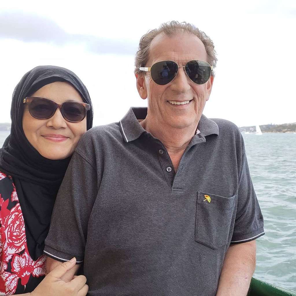 Fenny dan suaminya Khalid Fenny dan suaminya Khalid