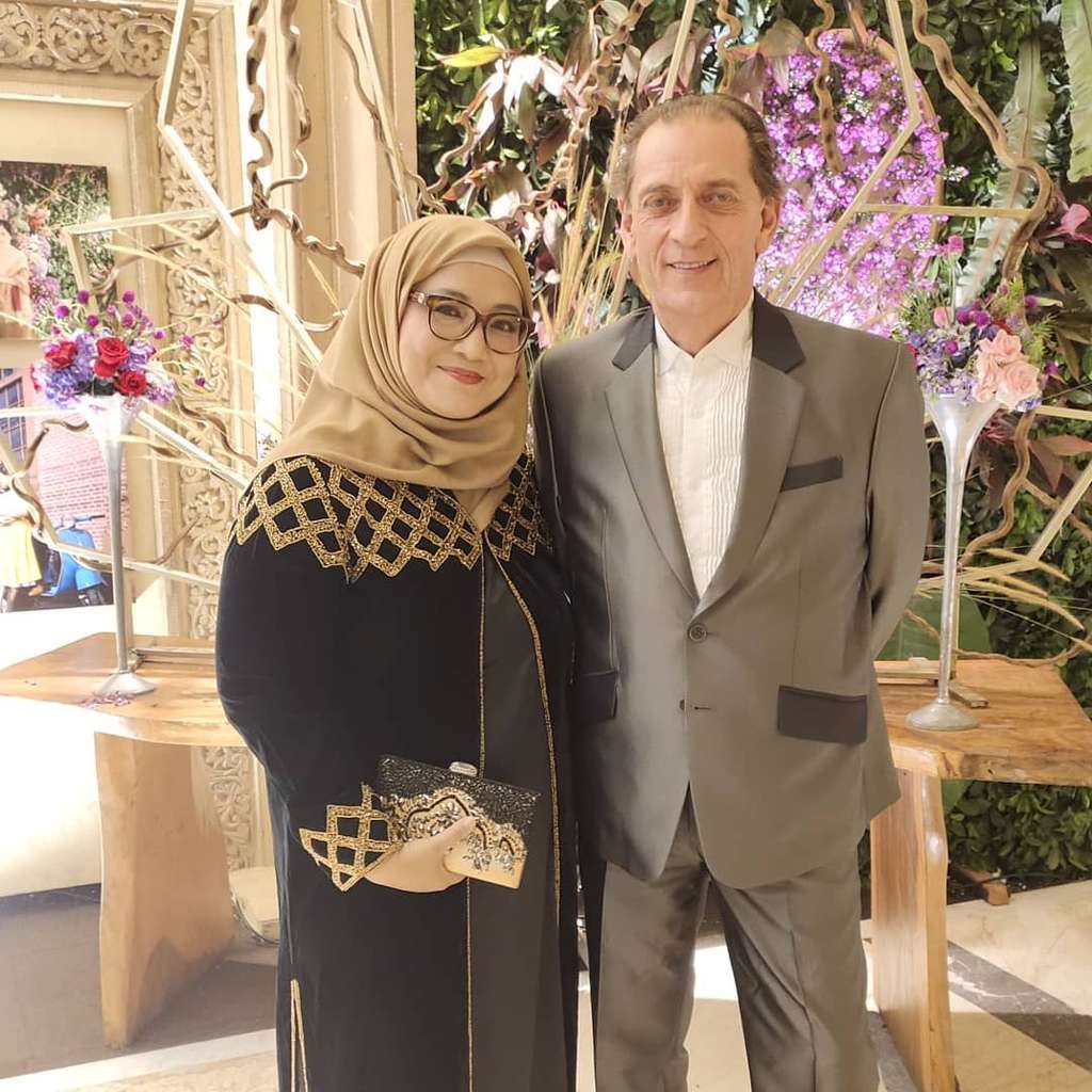 Fenny dan suaminya Khalid Fenny dan suaminya Khalid