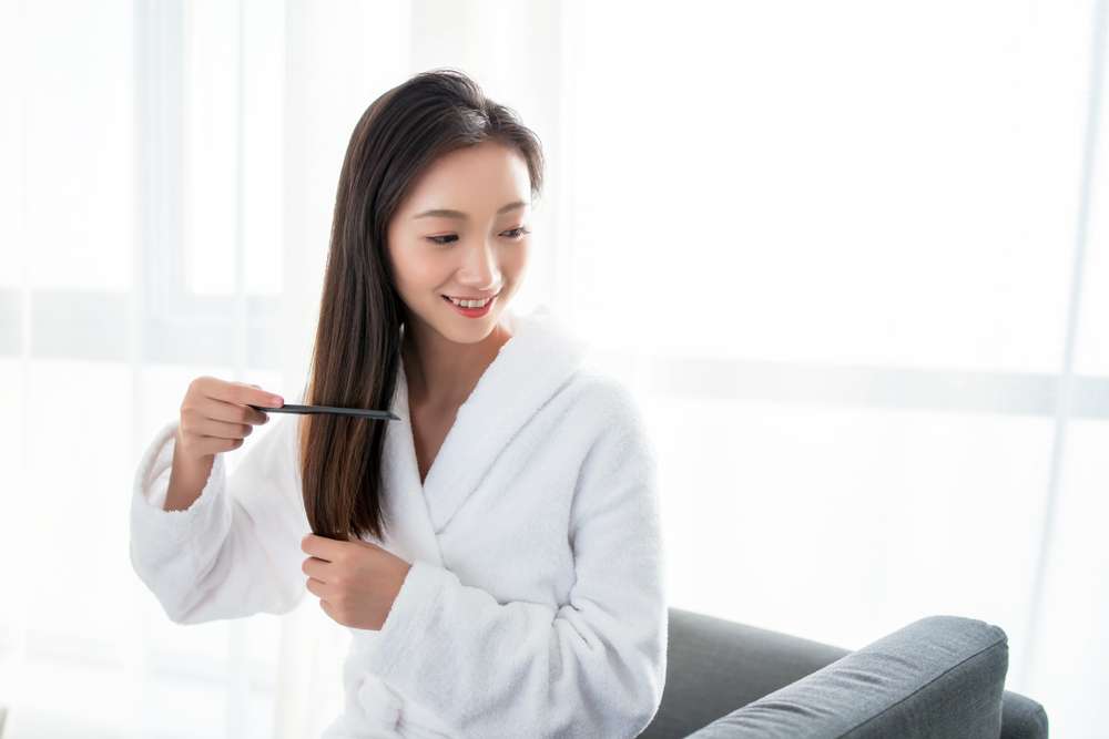 Menyisir Rambut