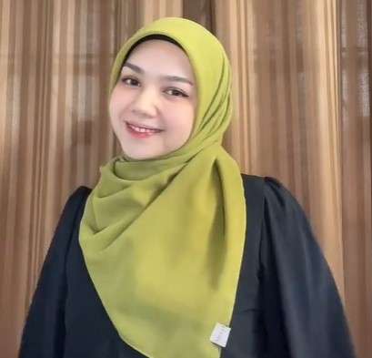 Hijab tutup dada