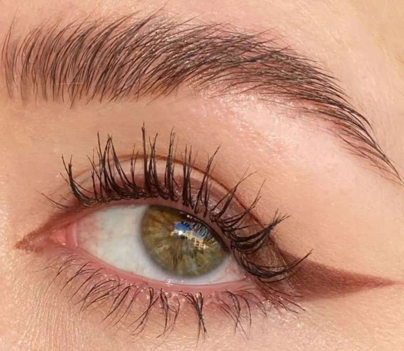 Floating lashes