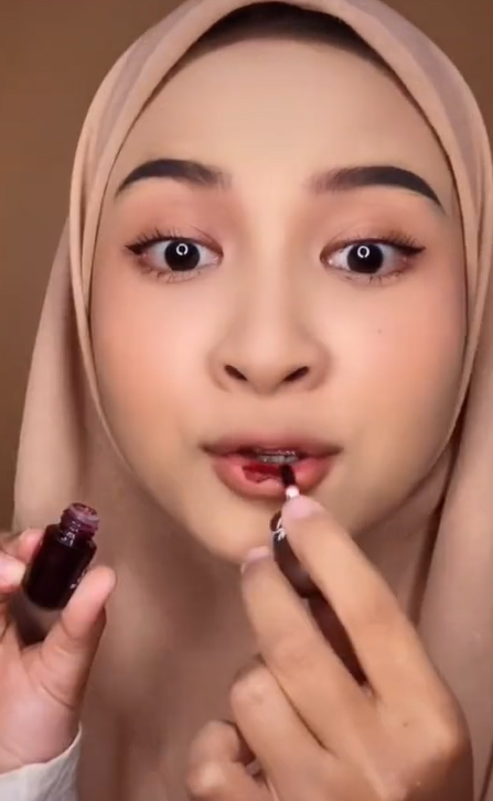 Membuat Riasan Natural