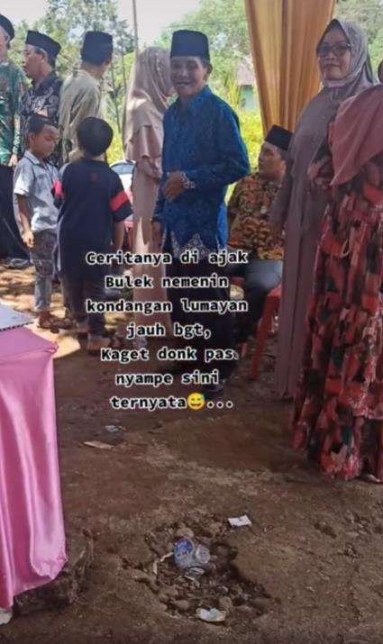 Kaget dengan adat memberi angpao pernikahan.