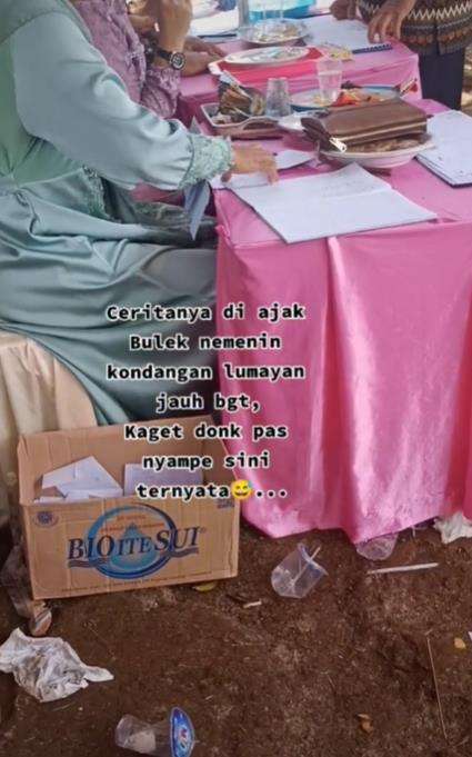Kaget dengan adat memberi angpao pernikahan.