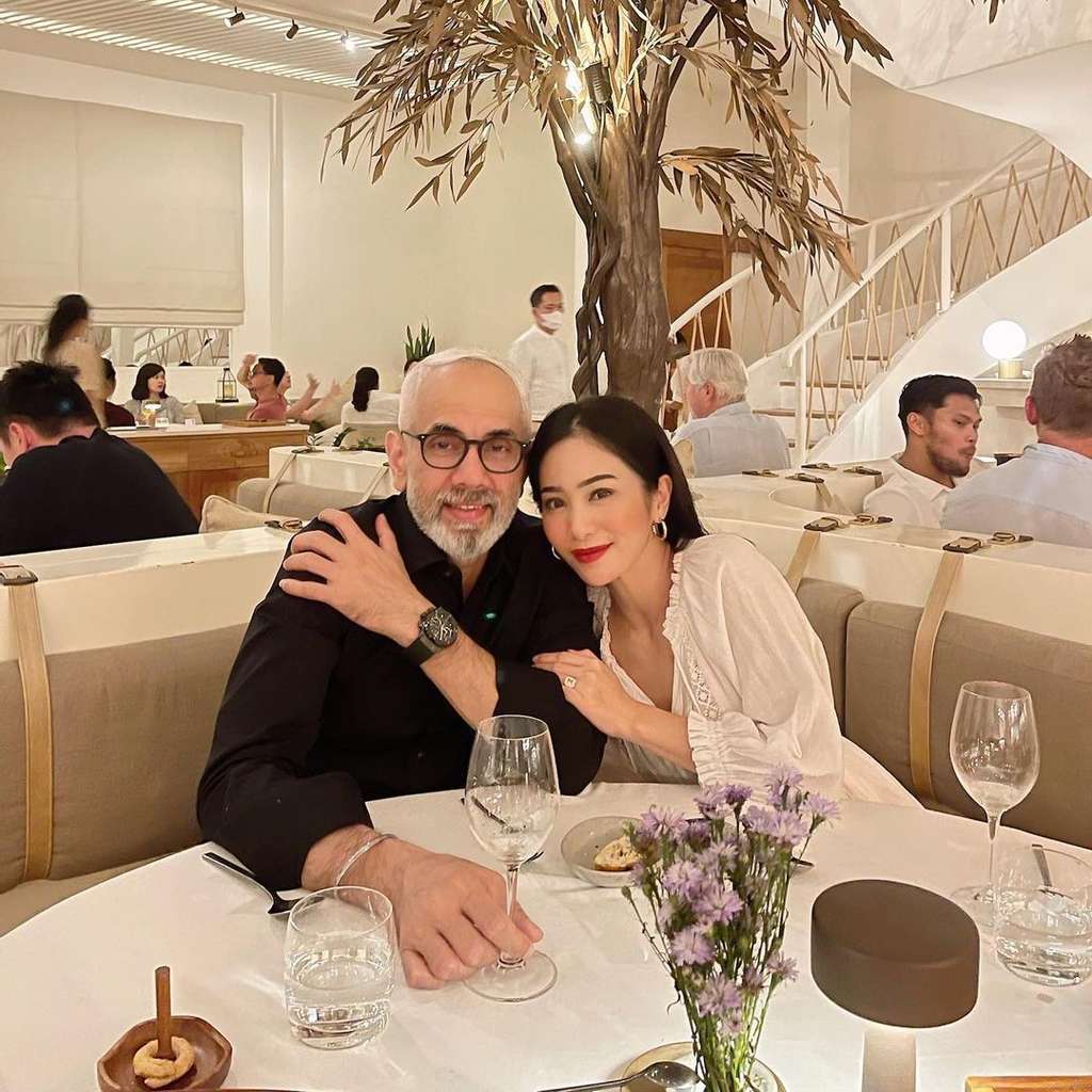 Bunga Zainal  dan Sukhdev Singh