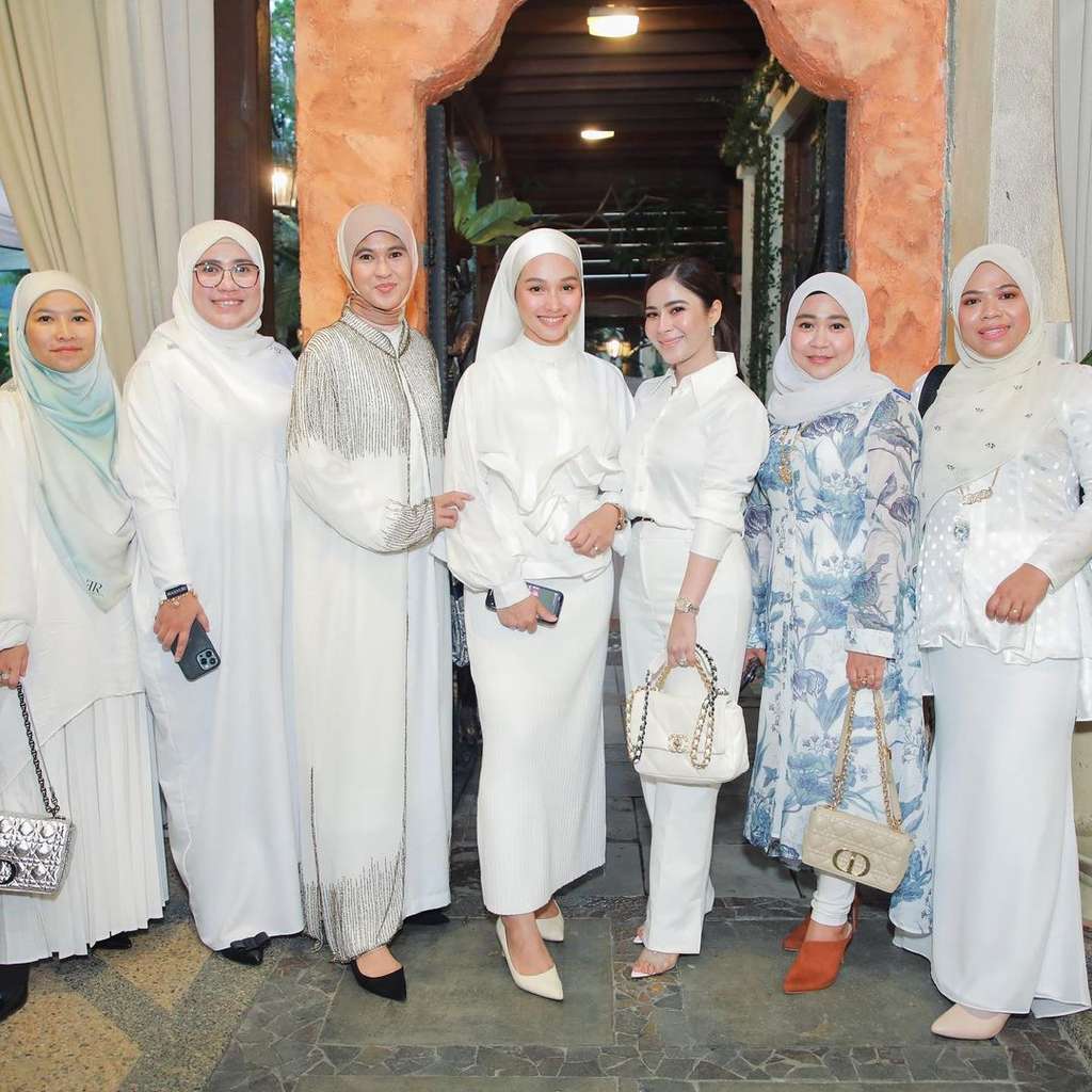 Penampilan Tya Arifin disorot