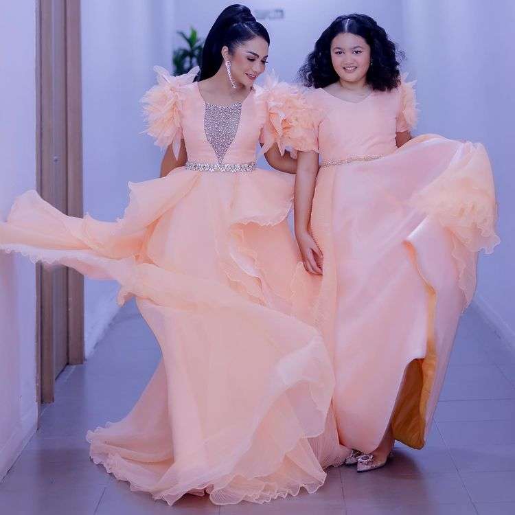Krisdayanti dan Amora