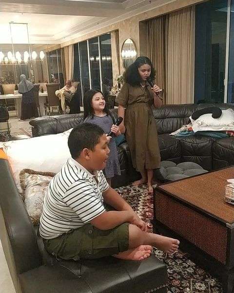 Arsy Hermansyah dan Amora Lemos