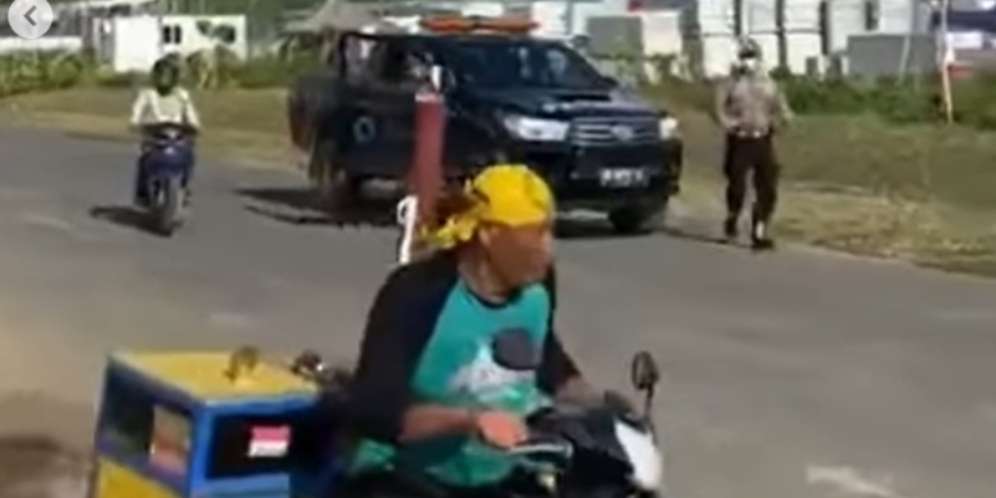 Si Gundul Jualan Cilok di Sirkuit Mandalika