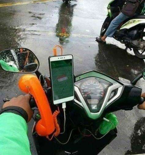 Modifikasi motor nyeleneh bikin gagal paham.