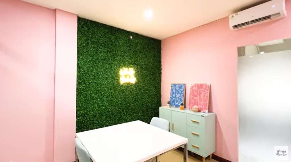 Ruang Display Produk