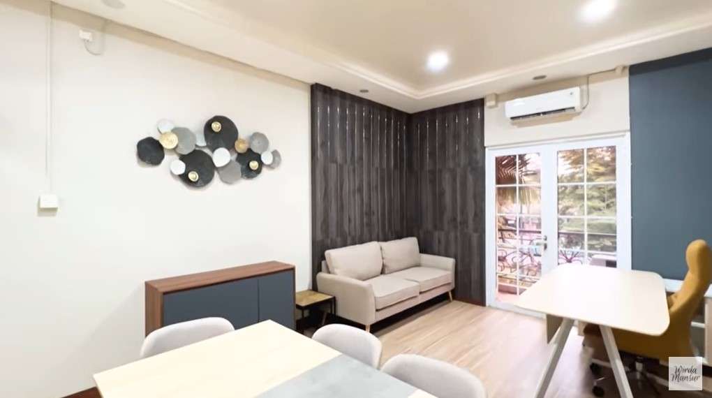 Ruangan kerja milik Wirda
