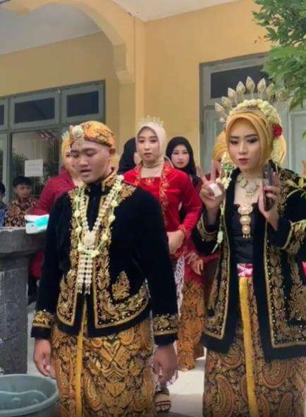 Viral siswa SMA ujian praktik pernikahan layaknya resepsi sungguhan.
