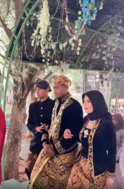 Viral siswa SMA ujian praktik pernikahan layaknya resepsi sungguhan.